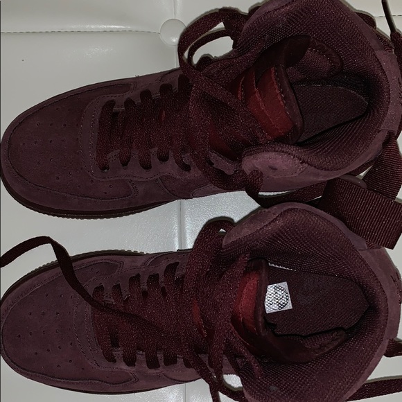 Air Force 1 High LV8 - Picture 2 of 3